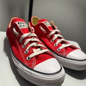 Converse Mens 6/Womens 8 Bright Red Sneakers #GREAT CHRISTMAS PRESENT!!